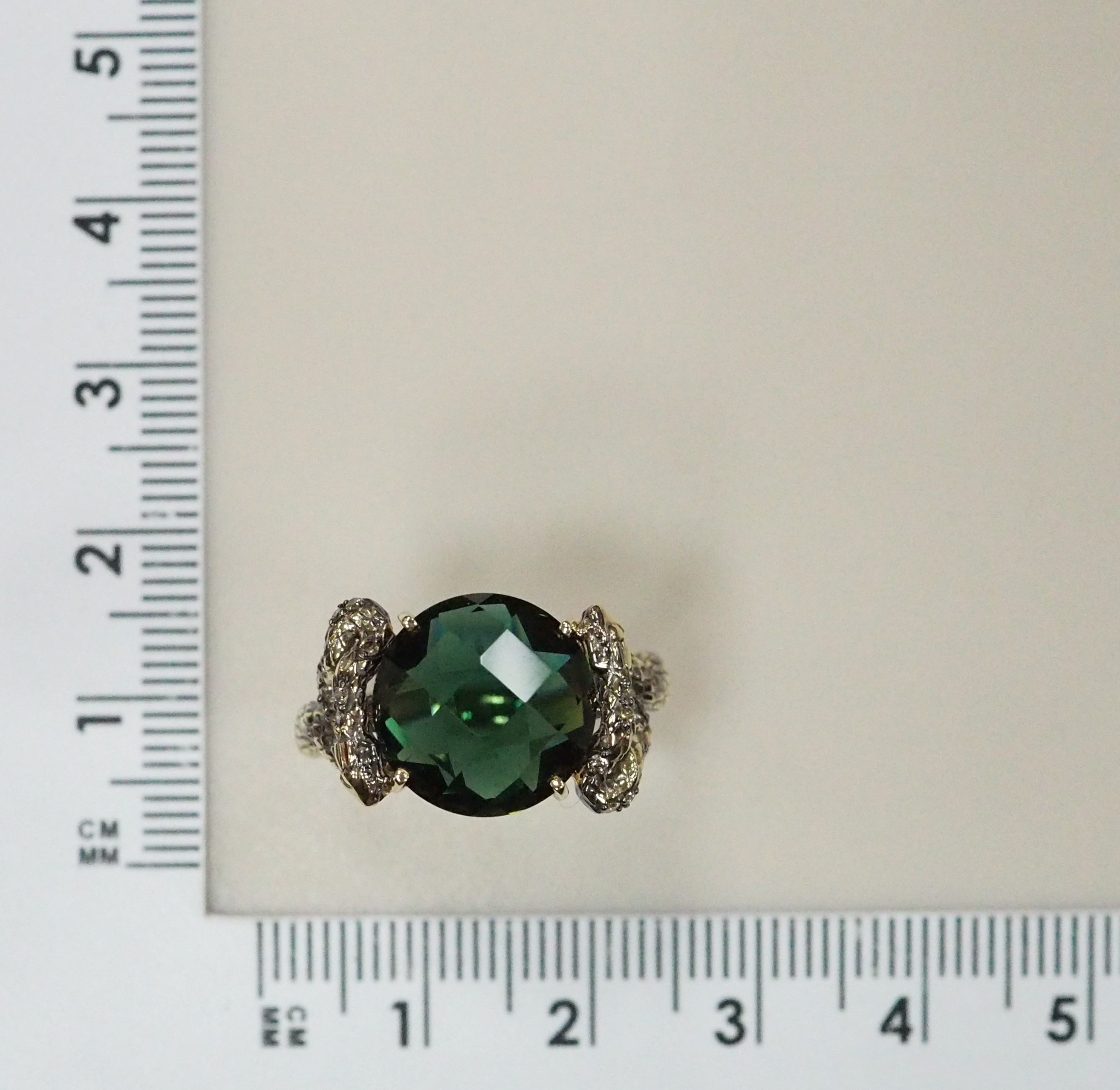 Кольцо из желтого золота с кварцем